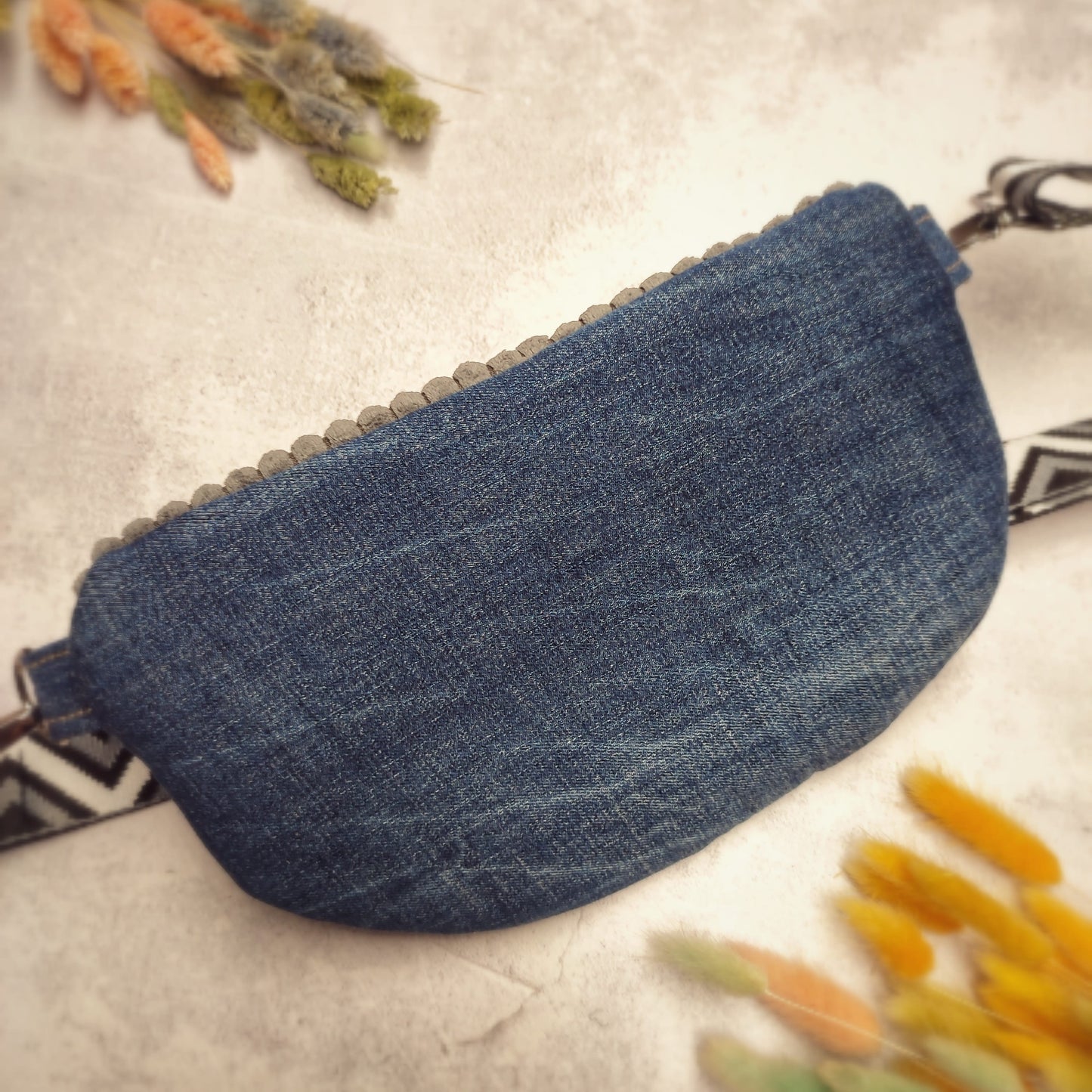 Upcycling Jeans Crossbag "Black&White"