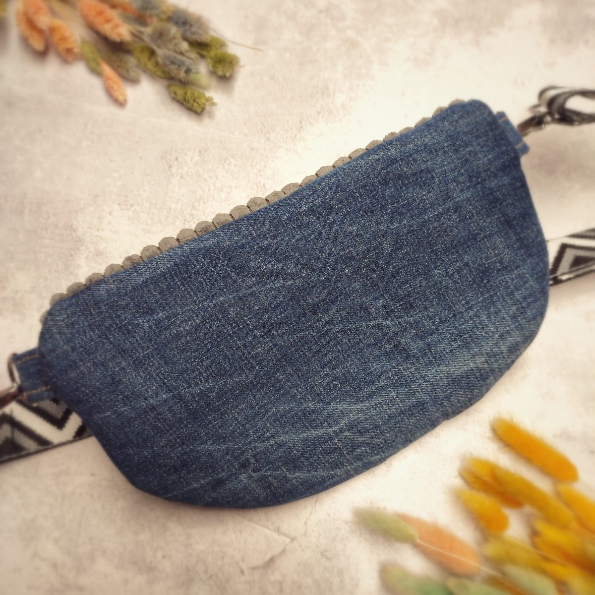 Upcycling Jeans Crossbag "Black&White"