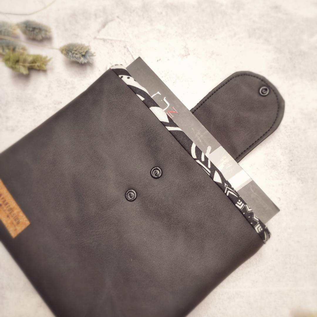 Buch-Tasche "Black&White"