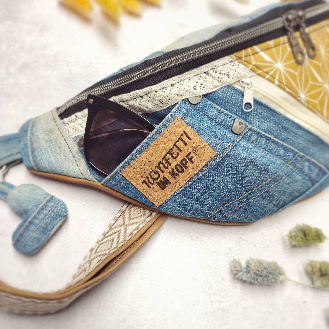 Upcycling Jeans Bauchtasche "Geometrie"