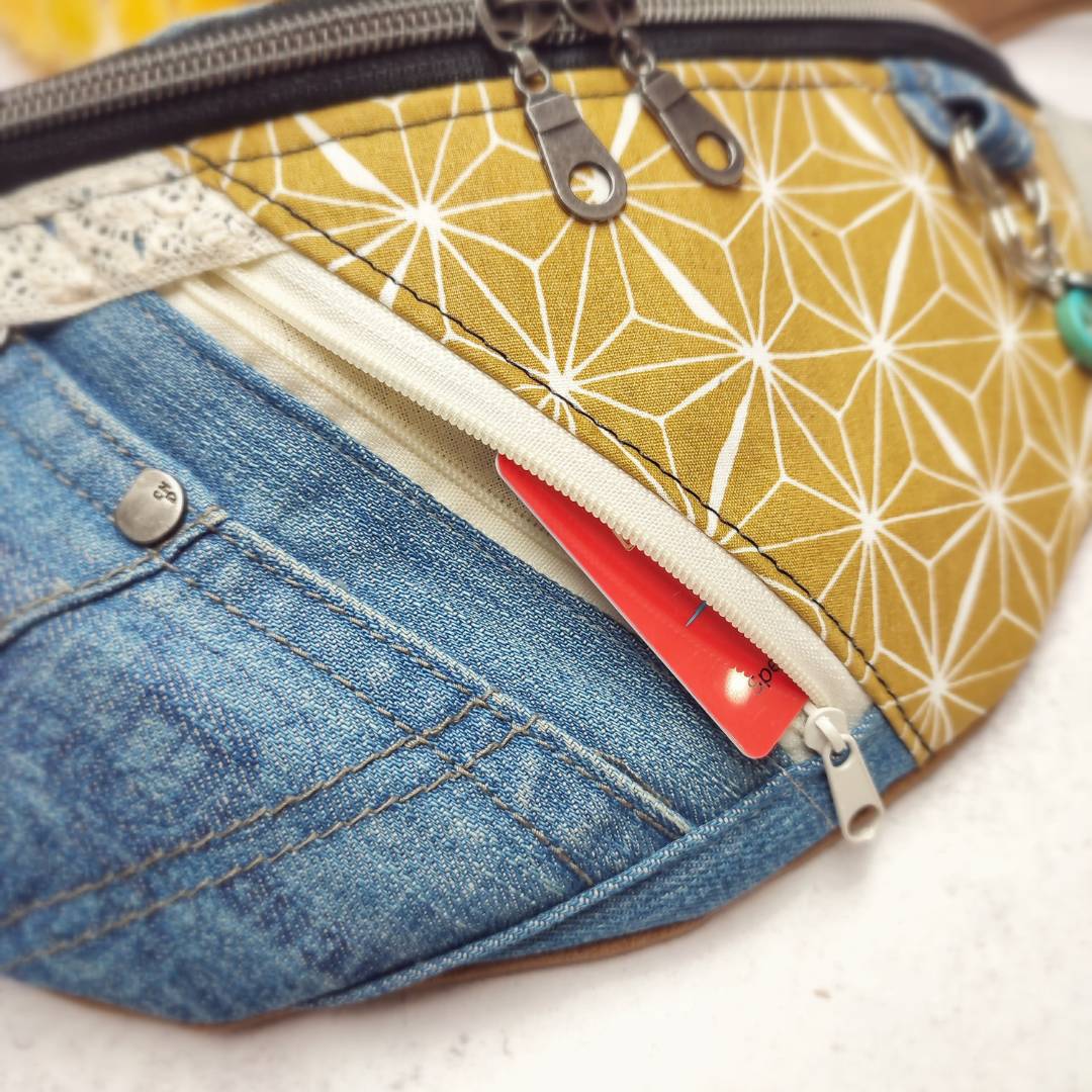 Upcycling Jeans Bauchtasche "Geometrie"