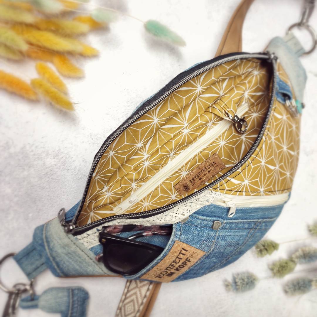 Upcycling Jeans Bauchtasche "Geometrie"