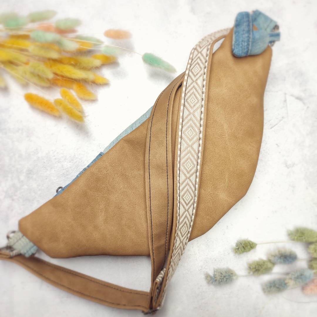 Upcycling Jeans Bauchtasche "Geometrie"