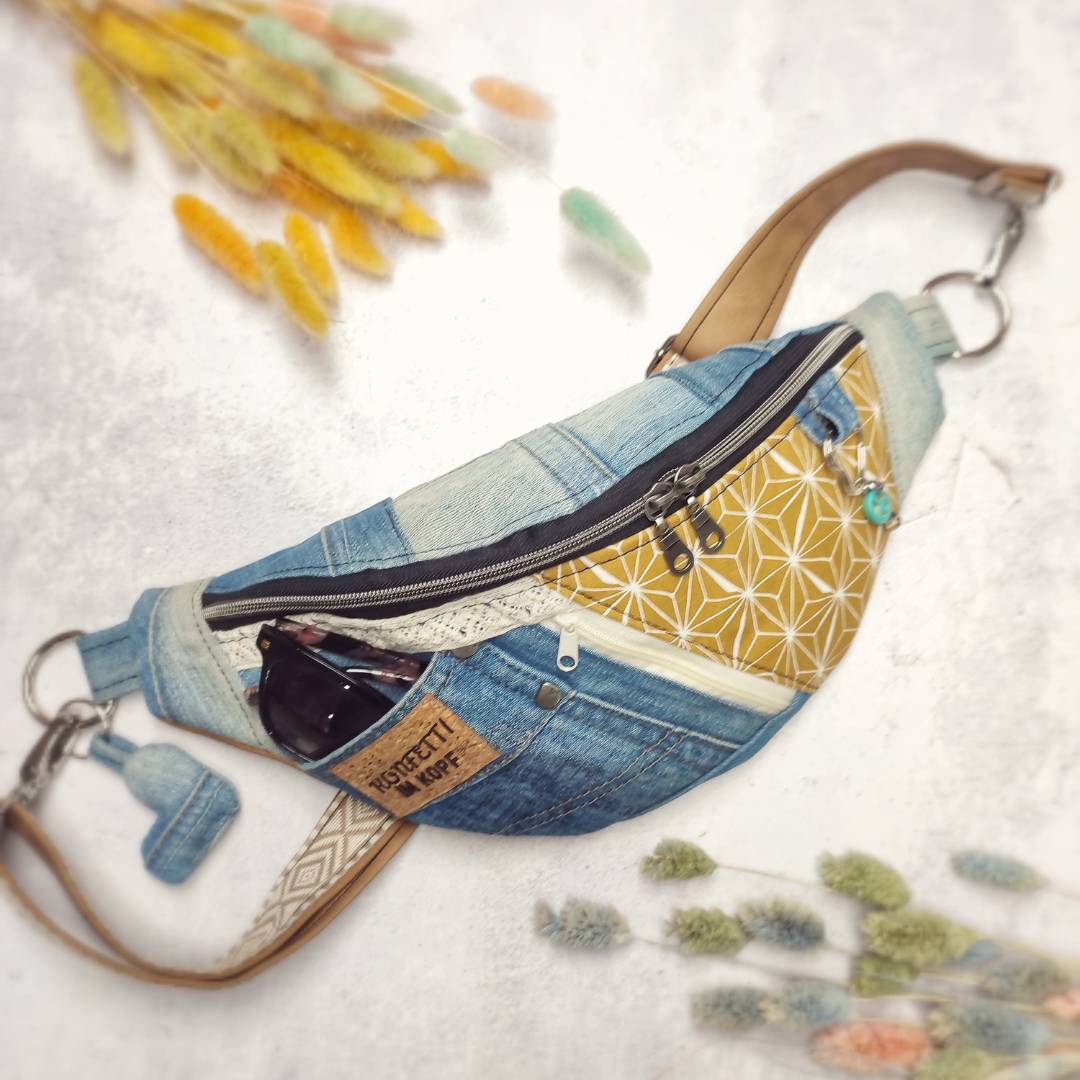 Upcycling Jeans Bauchtasche "Geometrie"