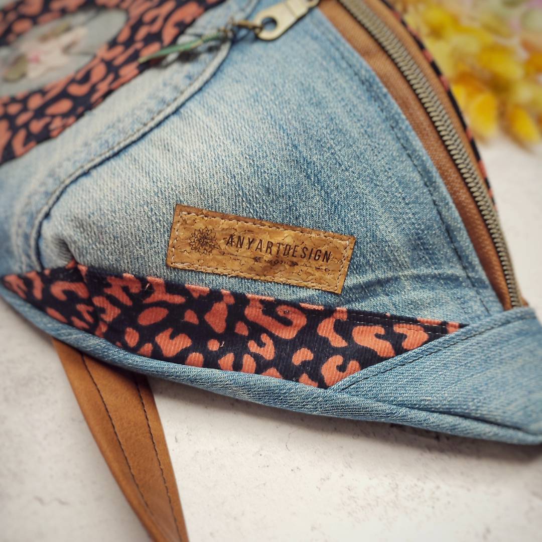 Upcycling Crossbody Bag "Leo Blossom"