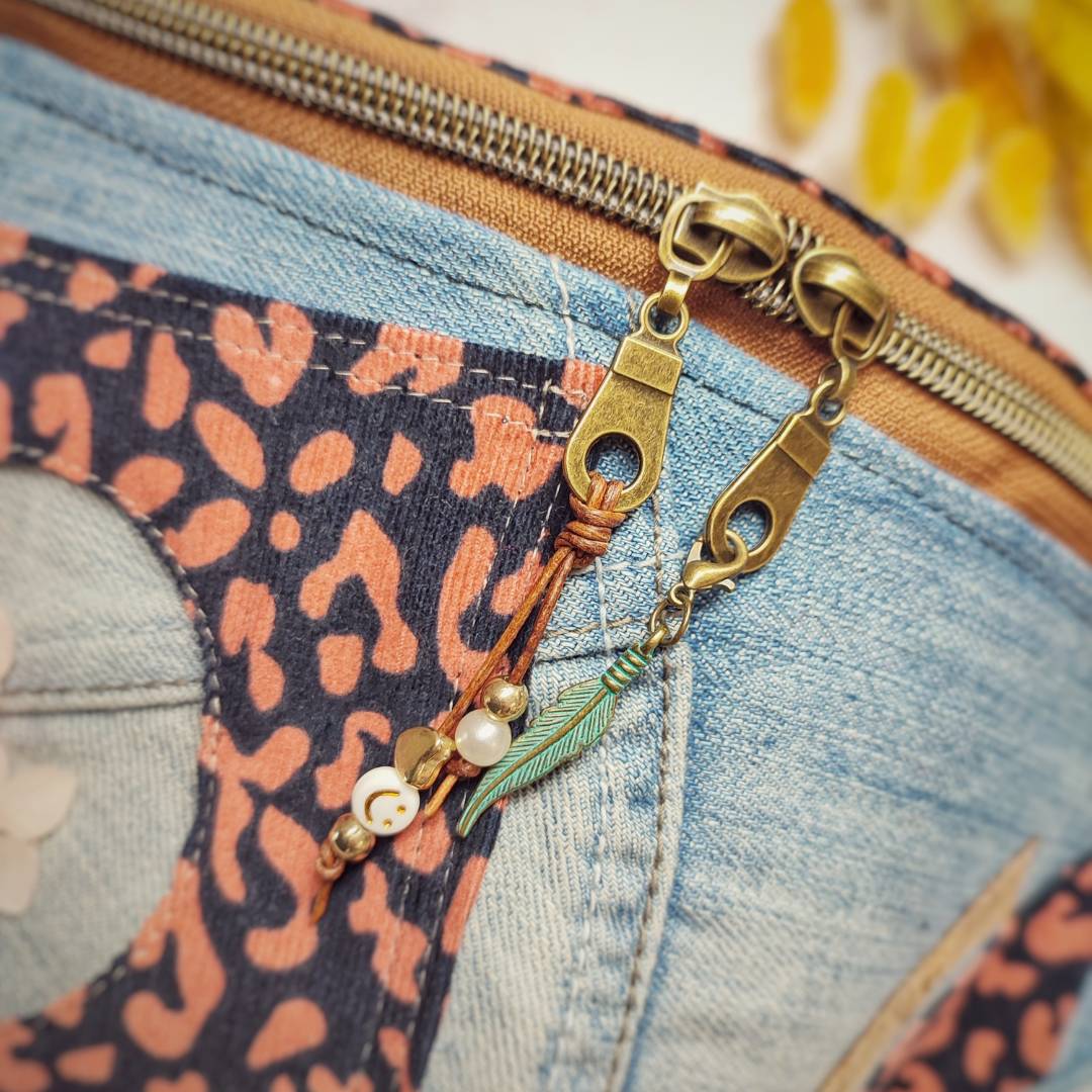Upcycling Crossbody Bag "Leo Blossom"