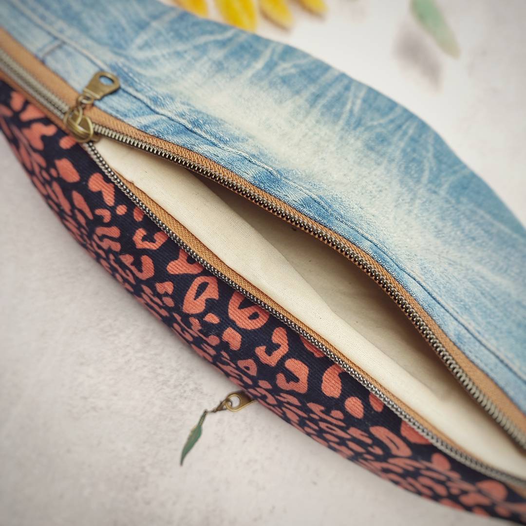Upcycling Crossbody Bag "Leo Blossom"