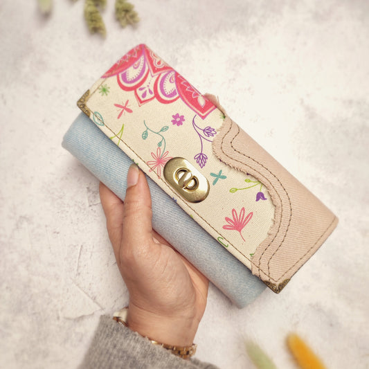 Upcycling Geldbörse "Hippie Spirit"