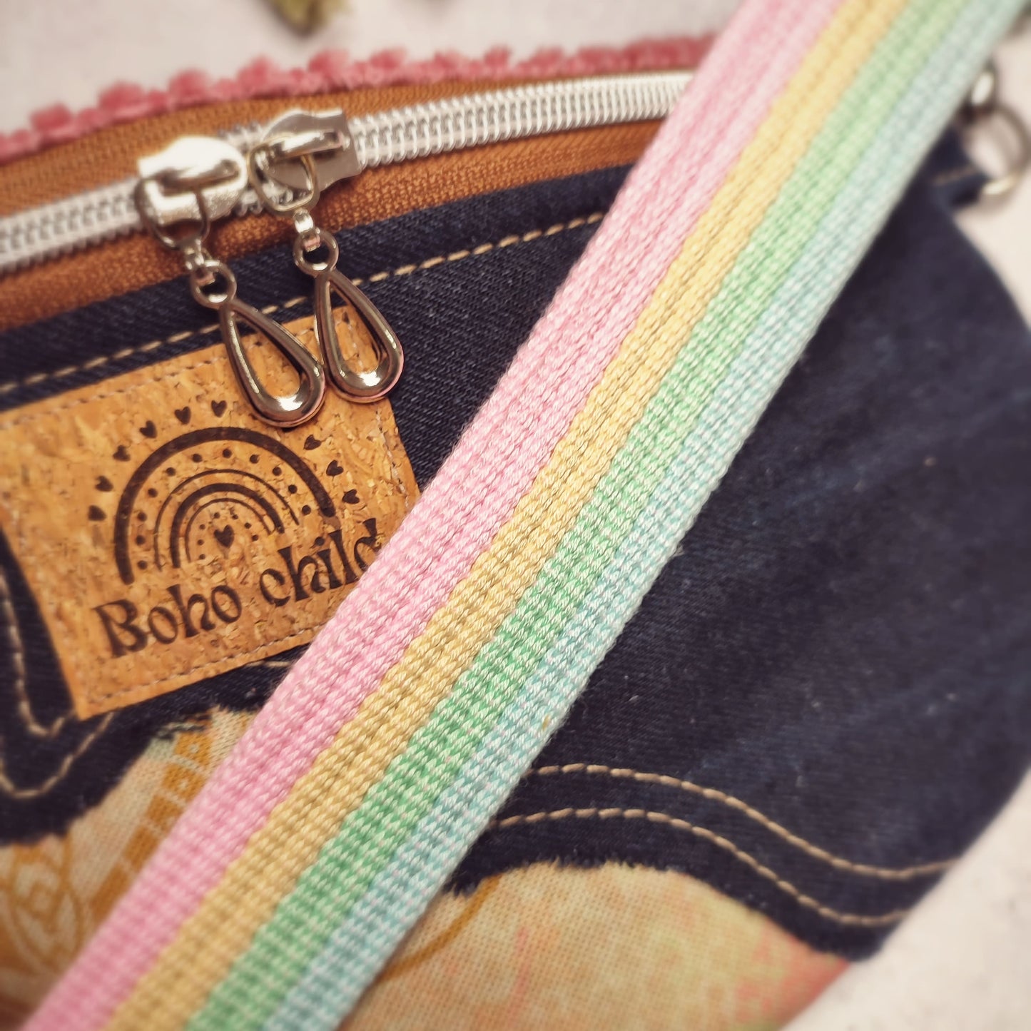 Upcycling Jeans Crossbag "Hippie Spirit"