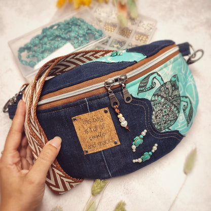 Upcycling Jeans Crossbag "Tortuga" - nachhaltig & Fair von AnyArtDesign