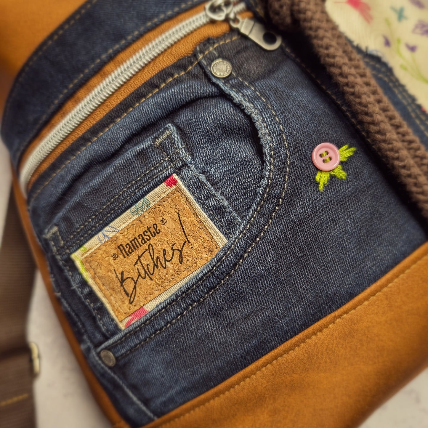 Upcycling Rucksacktasche - nachhaltig & Fair 4 in 1 Tasche von AnyArtDesign