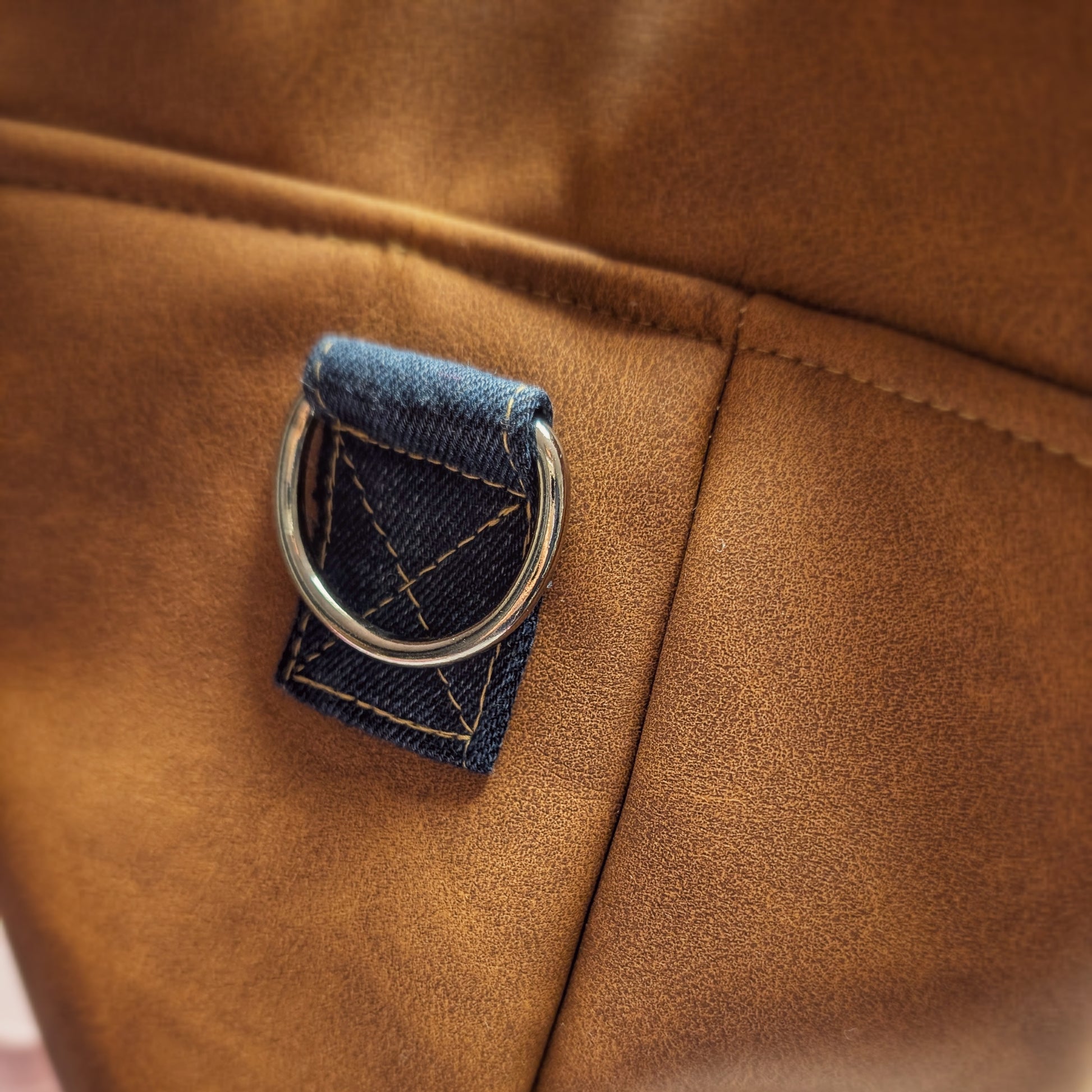 Upcycling Rucksacktasche - nachhaltig & Fair 4 in 1 Tasche von AnyArtDesign