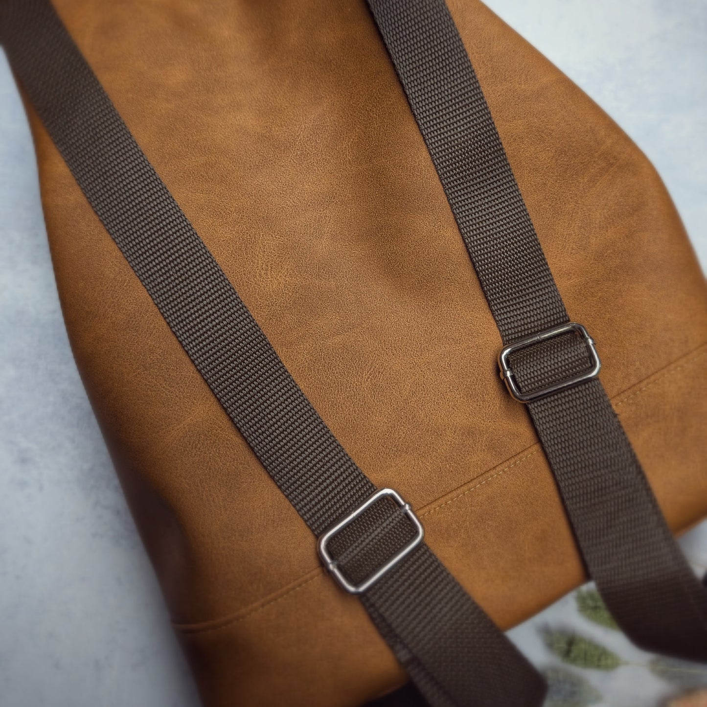 Upcycling Rucksacktasche - nachhaltig & Fair 4 in 1 Tasche von AnyArtDesign