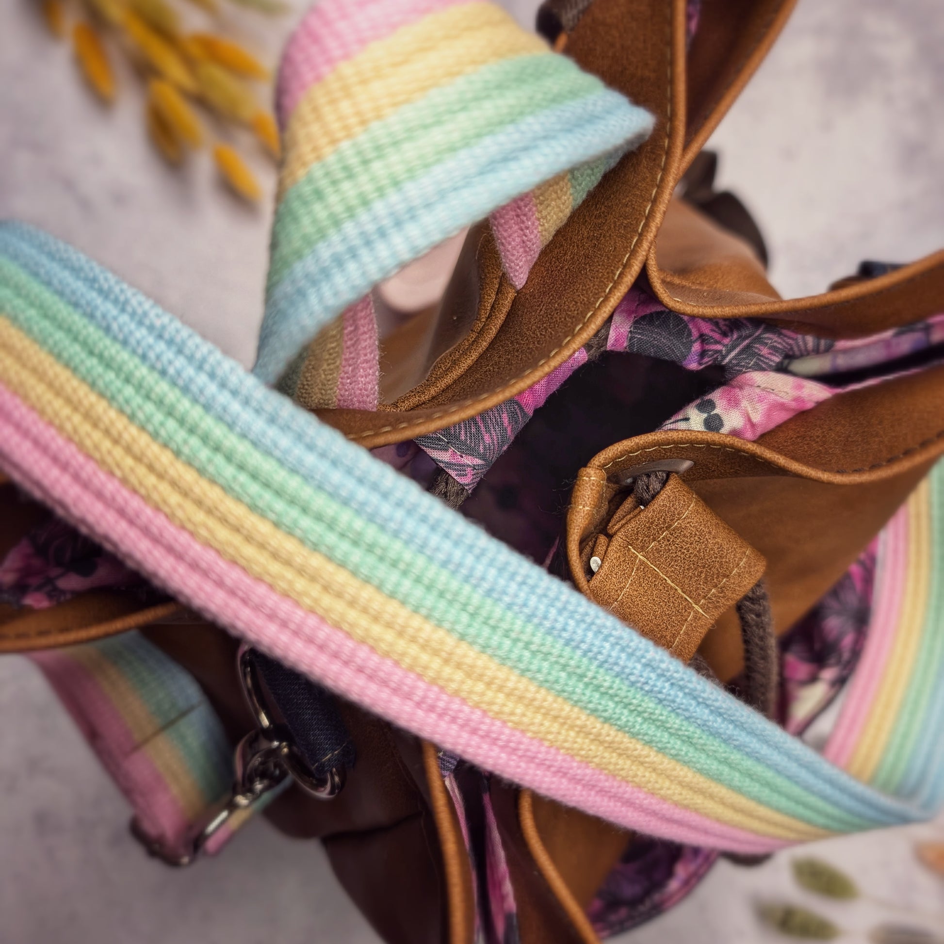 Upcycling Rucksacktasche - nachhaltig & Fair 4 in 1 Tasche von AnyArtDesign