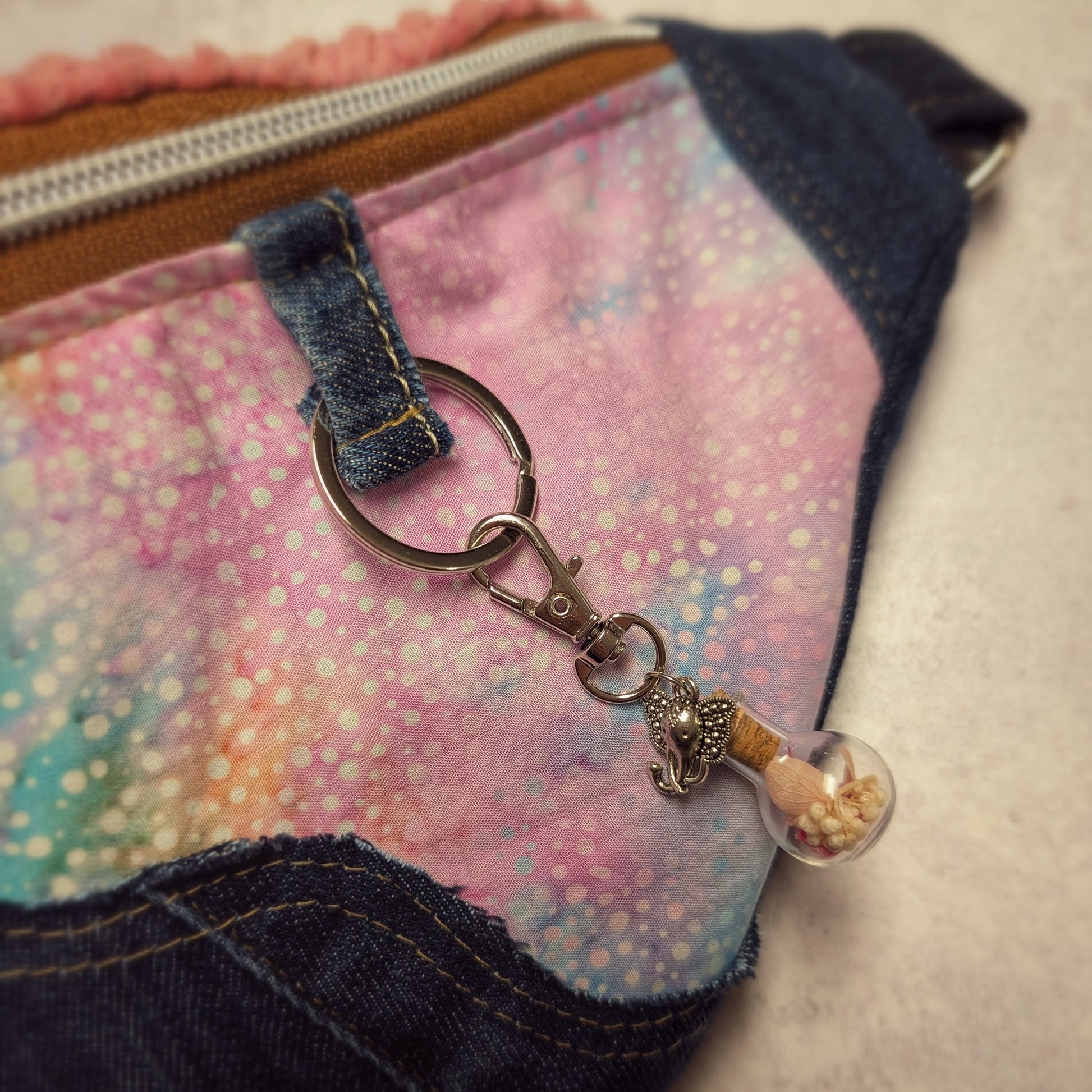 Upcycling Crossbody Bag "Rainbow" - nachhaltig & Fair von AnyArtDesign