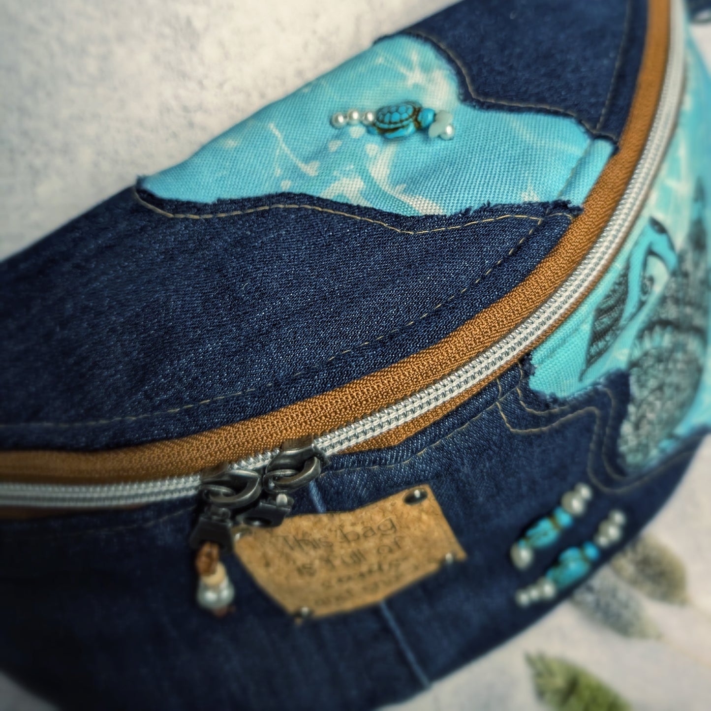 Upcycling Jeans Crossbag "Tortuga" - nachhaltig & Fair von AnyArtDesign