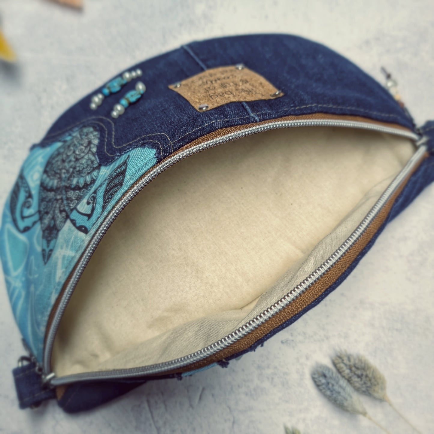 Upcycling Jeans Crossbag "Tortuga" - nachhaltig & Fair von AnyArtDesign