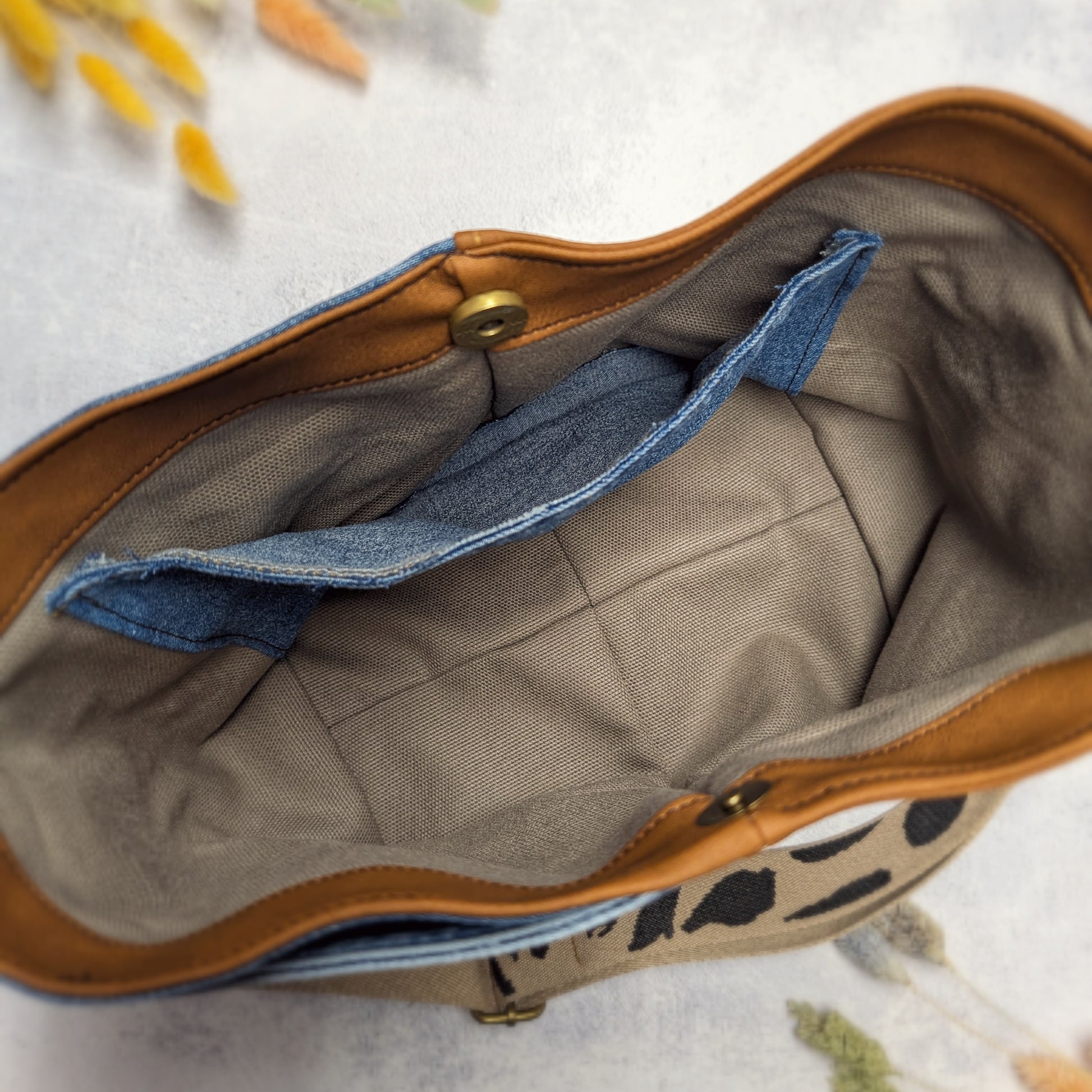 Upcycling Handtasche "Double Boom" - nachhaltig & Fair von AnyArtDesign