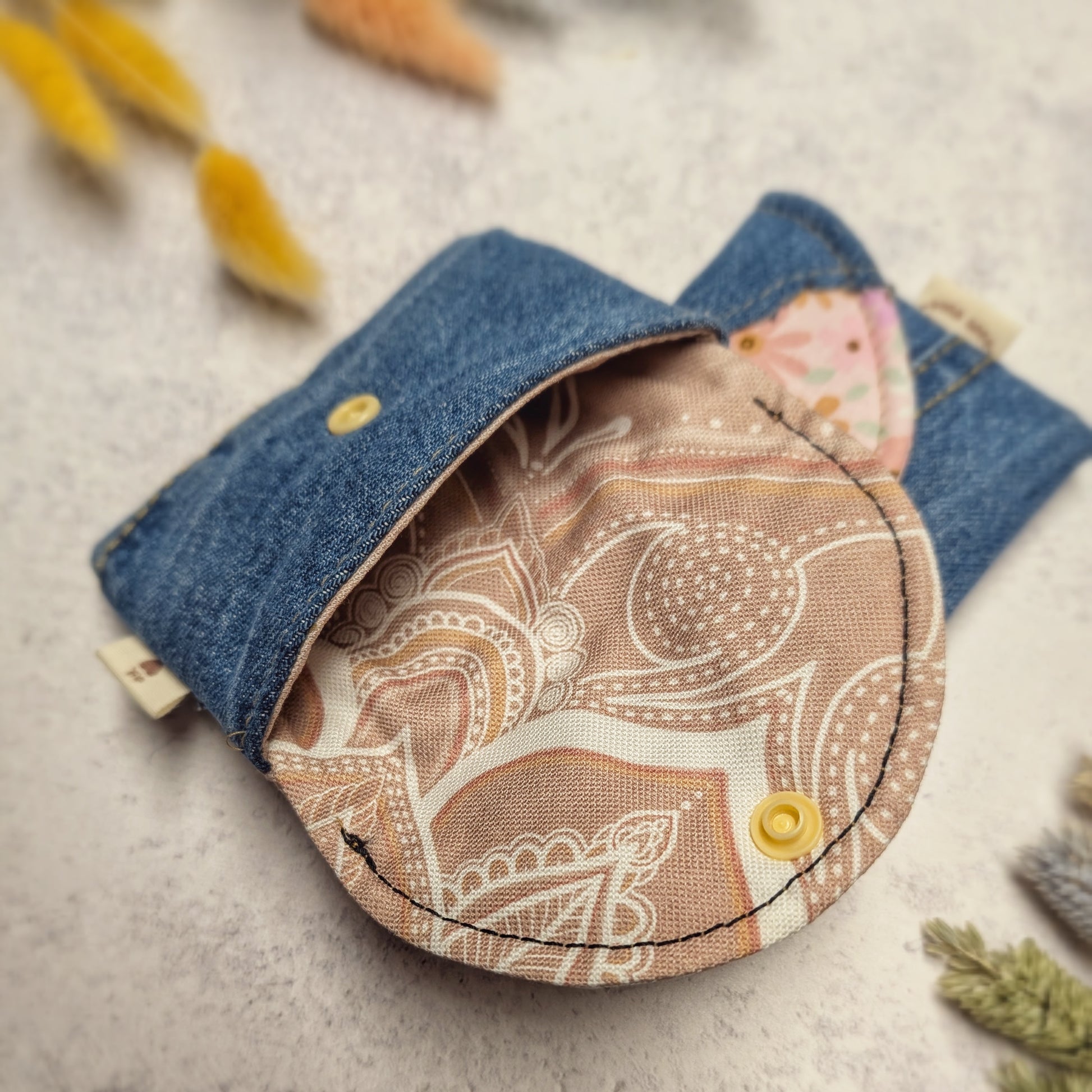 Mandala Upcycling Mini Geldbörse - nachhaltig & Fair von AnyArtDesign