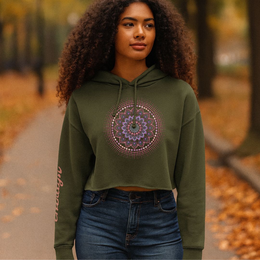 Militärgrün Crop-Hoodie "Just breathe" - nachhaltig & Fair von AnyArtDesign