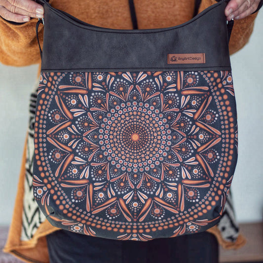 Handtasche aus Anthrazit Kunstleder mit dotpaint Mandala von AnyArtDesign